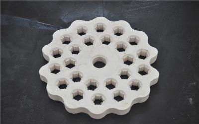 China Alumina Ceramic Disc Refractory Kiln Furniture Wear Resistant High Density for sale