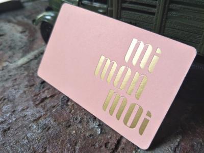 China Custom Size Pink Foil Stamped Business Cards 300gsm ISO 9001 / SGS Approved for sale