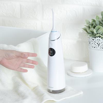 China IPX7 Ergonomic Smart Oral Irrigator With LCD Display for sale