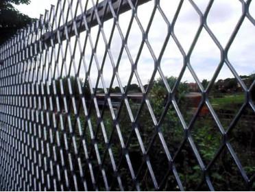 China Heavy Duty Hot Sale Diamond Steel 4*8ft raised Expanded metal mesh for sale