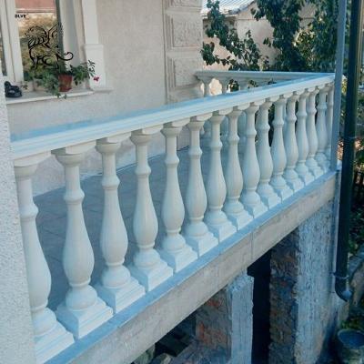 China Verja francesa del balcón de la barandilla de mármol blanca del balaustre alrededor de Roman Pillar Stone Carving Villa al aire libre en venta