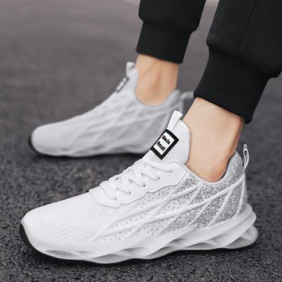 China Leisure Breathable Fly Woven Upper Outdoor Shoes With Blade Soles For Men'S Shoes for sale