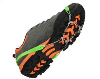中国 マイクロ スパイクの牽引は上昇の靴をハイキングする雪の歩くことのためのCramponsおよび氷をクリートで補強する 販売のため