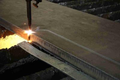 China Laser do plasma da peça da máquina que corta a placa de aço para a maquinaria do revestimento de metal à venda
