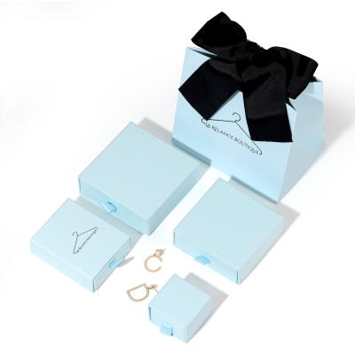 Chine boîte-cadeau de bijoux fait main de boîte de papier du tiroir 1200gsm avec l'insertion de velours à vendre