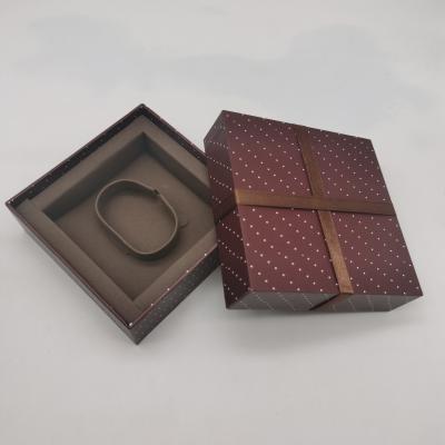 Chine Boîte faite sur commande d'emballage de montre de tirage en couleurs de Pantone avec la boursouflure d'éponge à vendre