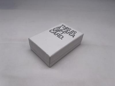 中国 宝石類のパッケージのためのリサイクルされた灰色のボール紙熱い押すペーパー包装箱 販売のため