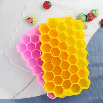 China PVC Free Soft Rubber Ice Cube Tray With Lid Honeycomb Shape OEM for sale