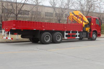 China Red Sinotruk Howo Crane Truck / XCMG Crane 6.3T 8T 10T 12T Heavy Cargo Truck for sale