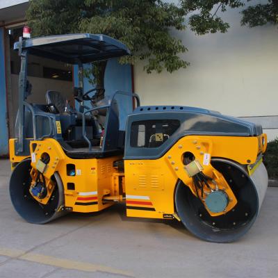 China Double Drum Vibratory 6 Ton Mini Road Roller / Highway Construction Machinery for sale