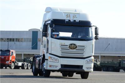 China Cabeça pesada do caminhão de reboque das rodas 4x2 do motor 6 de FAW J6P WEICHAI à venda