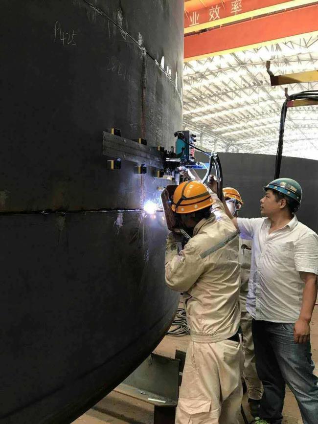 Automatic DC 24V Handheld Steel Plate Flexible Rail Track Welder for Tank Construction 50~1250mm/Min