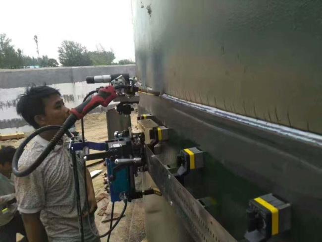 Automatic DC 24V Handheld Steel Plate Flexible Rail Track Welder for Tank Construction 50~1250mm/Min