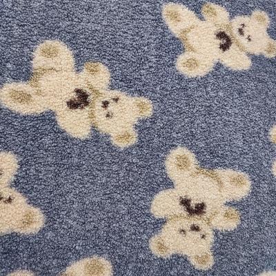 中国 Teddy Bear Sherpa Fleece Fabric 330 Gsm 100% Polyester Bear Printed 販売のため