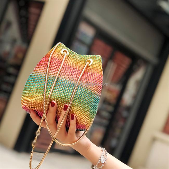 Factory Wholesale Mutilcolor Crystal Evening Bag Rhinestone Rhinestone Inlaid Flash Bucket Clutch Drawstring Bucket Shoulder Bag