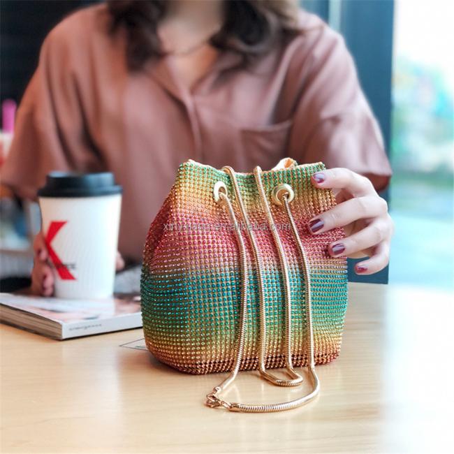 Factory Wholesale Mutilcolor Crystal Evening Bag Rhinestone Rhinestone Inlaid Flash Bucket Clutch Drawstring Bucket Shoulder Bag