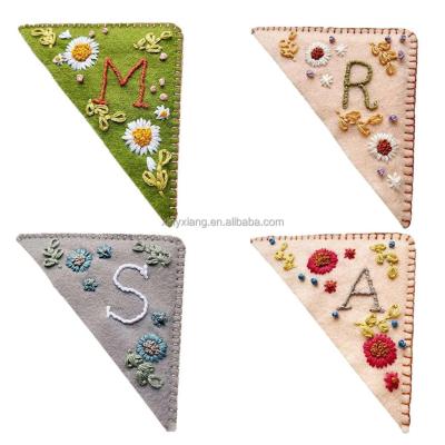 China Factory wholesale Personalized Hand Embroidered Corner Bookmark, Hand Stitched Felt Corner Letter Bookmark Cute Flower Book Mark for sale