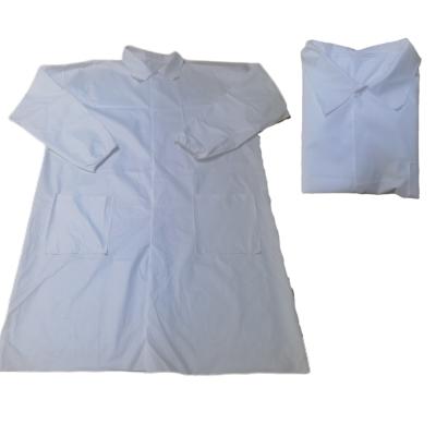China Uniforme de casaco de laboratório não tecido à prova d'água para roupas de trabalho para visitantes fechamento de fecho de fecho OEM aceito à venda