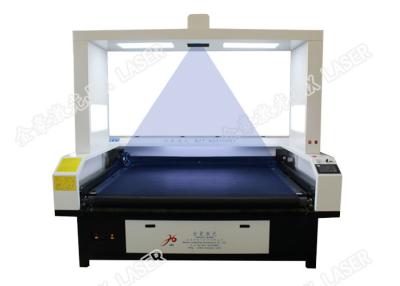 中国 デジタル印刷の昇華織布を切るためのフットボールのジャージの視野レーザーの打抜き機 販売のため