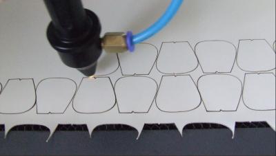 China grabador del cortador del laser 80w/100w, consumo de energía de punto bajo de la máquina de grabado del laser de los zapatos en venta