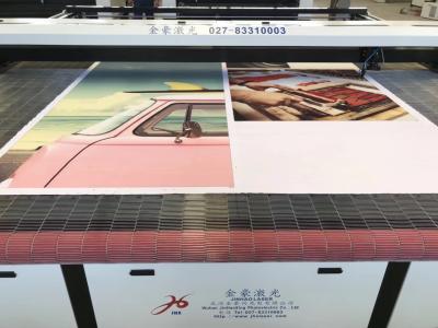 China refrigerar de água da máquina de gravura do CO2 da máquina 220V do laser do CO2 50w à venda