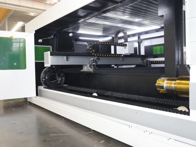 Automatic chuck for metal tube cutting Automatic chuck for metal tube cutting