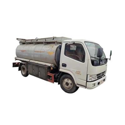China Second hand Dongfeng water tank truck low price small oil tank truck for sale for sale