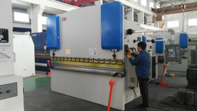 China Amada color DA52 High Accuracy 305 Stainless Steel Sheet Metal Press Brake Machine for sale