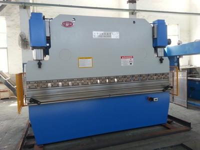 China 100-400T Pressure Sheet Metal Brake Machine With PLC Control System for sale