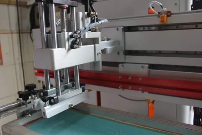 High-Precision Screen Printing for Unique Glass Bottle Designs
