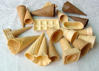 China La forma multi coloreó el cono del azúcar del helado, los conos cubiertos chocolate de la galleta en venta