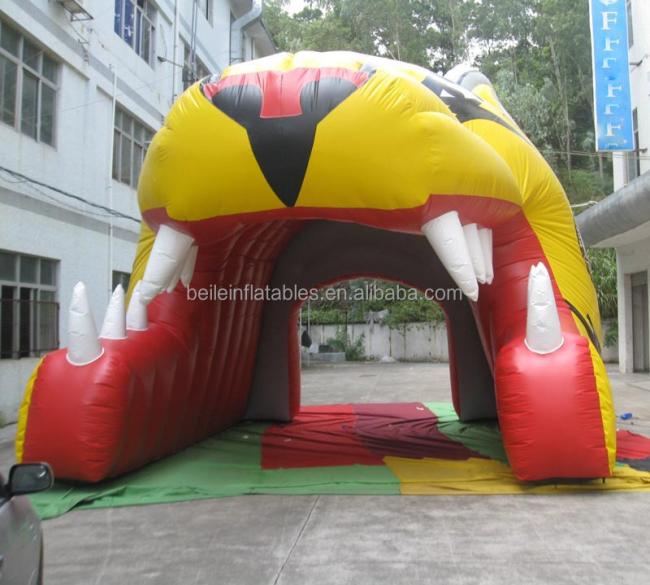 Customized pvc tarpaulin inflatable tiger helmet tent for sport games
