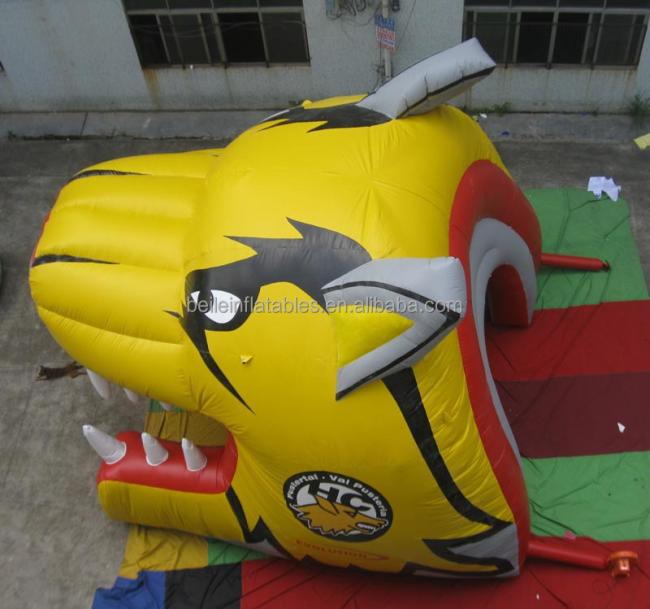 Customized pvc tarpaulin inflatable tiger helmet tent for sport games