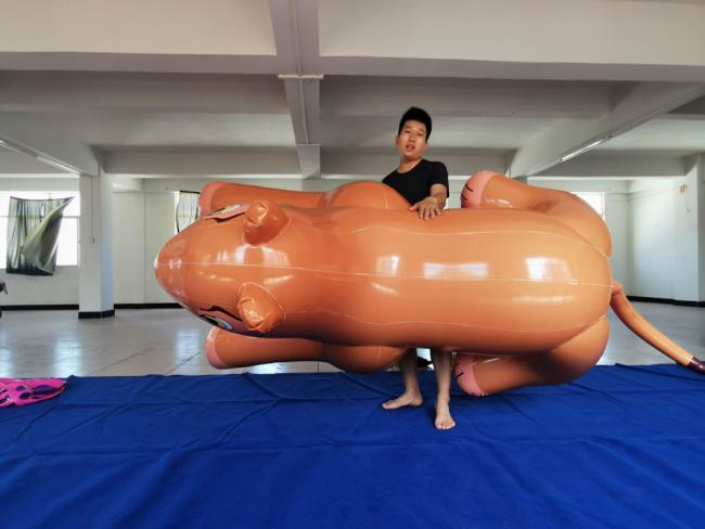 Beile hot sell PVC inflatable cartoon animal inflatable leopard for sale