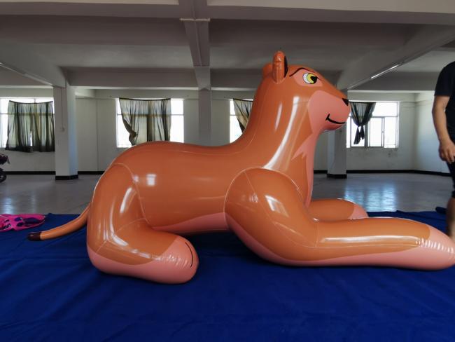 Beile hot sell PVC inflatable cartoon animal inflatable leopard for sale