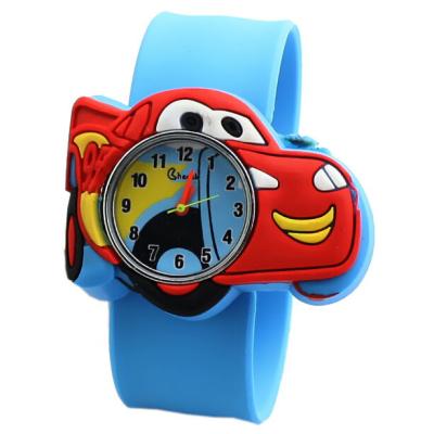 China Reloj lindo precioso de los niños del cuarzo del silicón con el logotipo modificado para requisitos particulares dial formado coche en venta