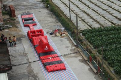 China Parque flotante del agua de la carrera de obstáculos inflable roja para los niños bajo 12 años en venta
