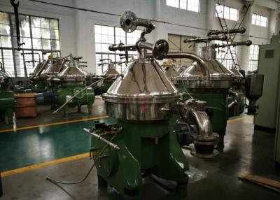 China Descarga automática do centrifugador de separador do óleo do disco da eficiência para o óleo de peixes/óleo animal à venda