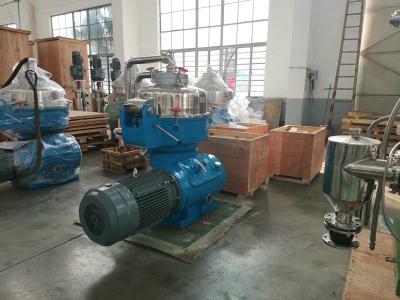 China Smooth Operating Centrifugal Oil Water Separator Self Cleaning PLC Control for sale