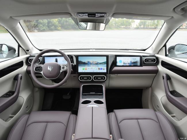 Long Range Leapmotor C11 High Configuration 5 Door 5 Seat EV SUV Electric Car