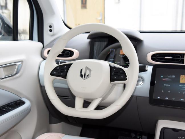 Leapmotor T03 4 Seats EV Car Electric Vehicle 41kwh 403km Mini Electric Car