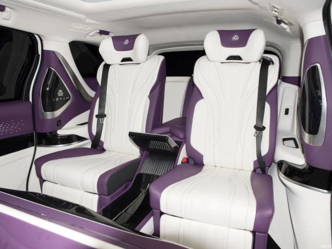 2024 Voyah Dream Hybrid Black Long Range Luxury Edition Electric Car
