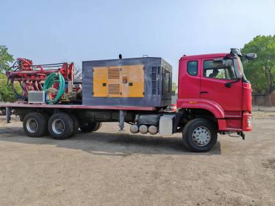 中国 Powerful Truck Mounted Drill Rig for Water Well Drilling 300M Depth 30T Drill Tower Load 販売のため