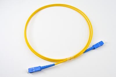 China SC de fibra óptica modificado para requisitos particulares SM/MM/OM3 PVC/OFNR/LSZH UPC/APC del SC del cordón de remiendo de la longitud en venta