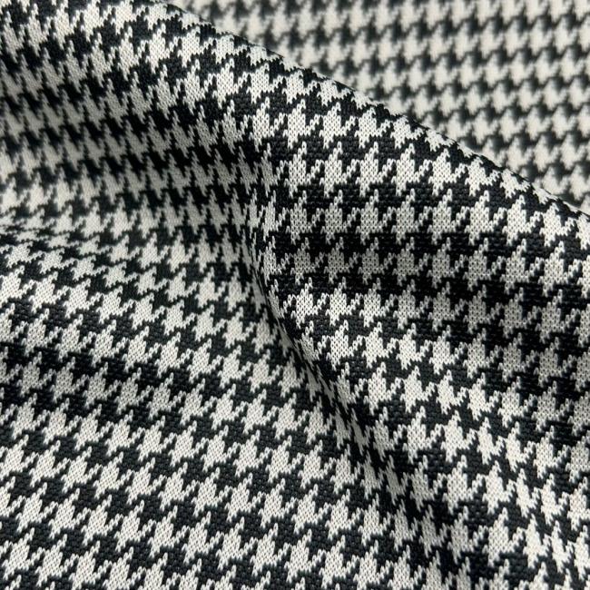 Hot-Selling Polyester Spandex Yard-Dyed Jacquard Fabric for Fashion Garmnet