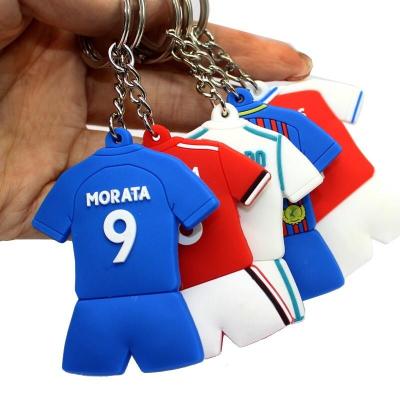 China PMS-Farbe-PVC-Schlüsselanhänger-hängende Sondergröße-Fußball-Jersey-Art zu verkaufen