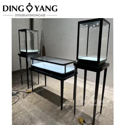 Chine Moderne noir simple de luxe bijoux vitrine avec des lumières à faible consommation d'énergie à vendre