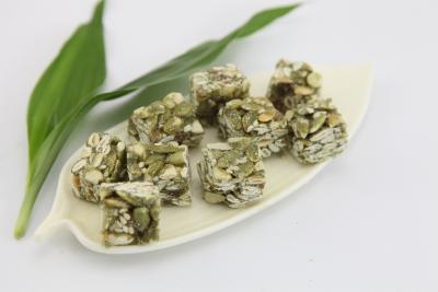 中国 甘い中間の柔らかい混合されたナットは低カロリーよい好みの干しぶどうのナットのクランチを群がらせます 販売のため