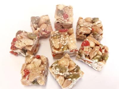 China Comida de bocados blanca del sésamo de la calabaza de la nuez del racimo de los bocados de los cacahuetes de las bayas mezcladas de Goji en venta