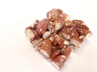 China Almond Healthy Nut Clusters Crispy Taste Safe Raw Ingredient Kosher BRC Approval for sale
